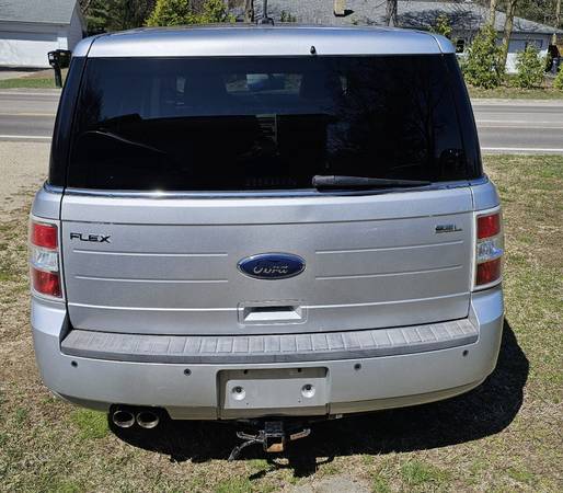 2009 Ford Flex Rear Bumper Cover with Sensors 1