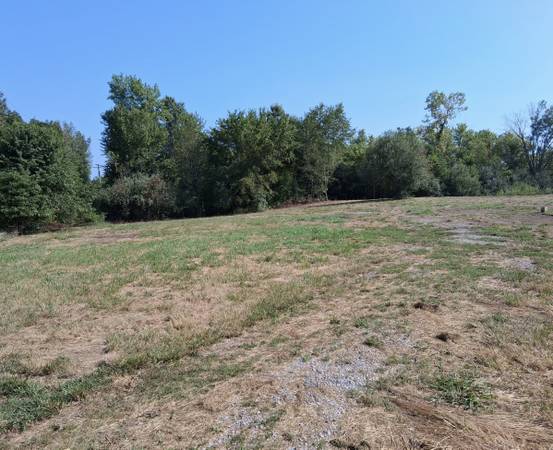 $400 For Rent. Large Country lot. Perfect for Tiny House, Trailer, Camper. (Benton Illinois,)63688333497347123