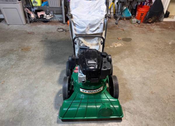 Billy Goat Lawn Vacuum- Self Propelled 1