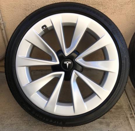 1 Tesla Model 3 Sport wheel 19” wheel 1