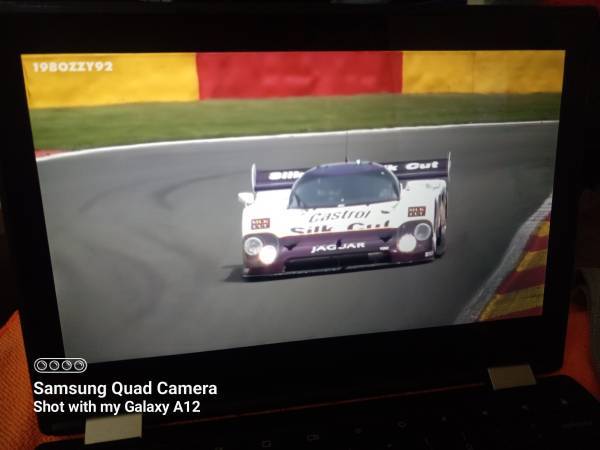 Chromebook r11 whit burst frequency up to 2.48ghz. 1