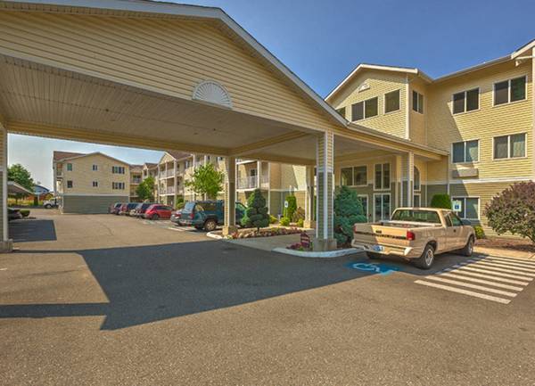 $1,216 / 2br - Patio/Balcony, High Speed Internet, Carport (1590 N. National Avenue, Chehalis, WA)63811610991747124