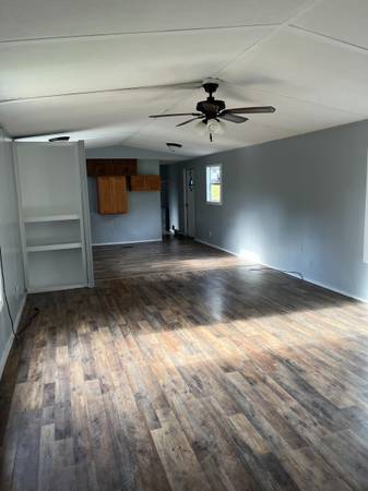$1,095 / 2br - 2 bedroom/ 1 bathroom mobile home in small, quiet park in Reems Creek (Weaverville)64029204593667121