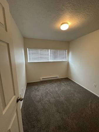 Spacious 1x1 located on Young's Bay w/ SIX WEEKS FREE RENT! 1