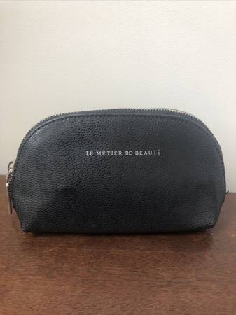 Le Metier de Beaute Cosmetics Makeup Bag 1