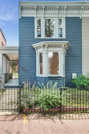 $4500.00 / 3br - 1933ft2 - Charming 3BR/2.BA end unit rowhouse off H St corridor63779464636547120