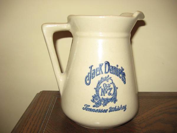 JACK DANIEL'S PITCHER 1
