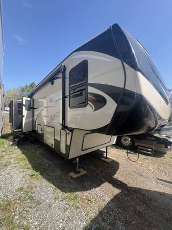 2019 Keystone Cougar 361RLW 1