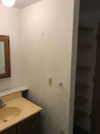 $950 / 2br - 750ft2 - 2 Bedroom, 1st Floor Unit (Cato School District) (Ira)63982838311555124