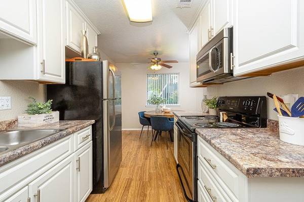 $1,995 / 2br - 951ft2 - Online Rent Payment & Service Requests, Private Balconies/Patios (Modesto)63970302422147122
