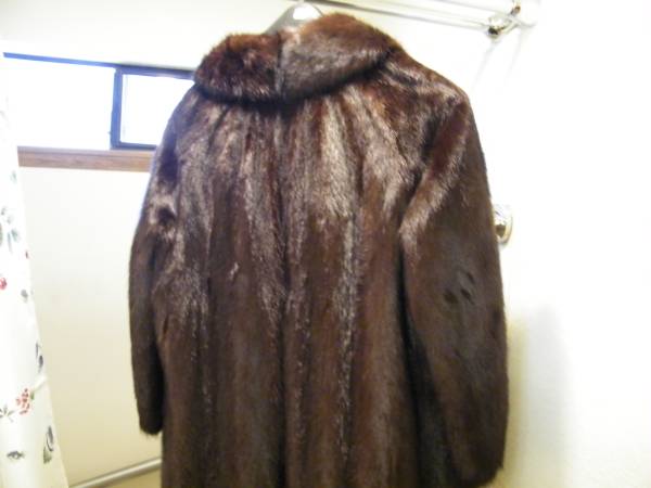 Precioso abrigo largo de visón vintage de los años 70 - $600 (Bellingham)63435862198787124