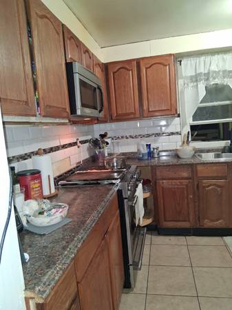 $559,900 / 5hab - Casa en venta (Somerset)63676381012609122