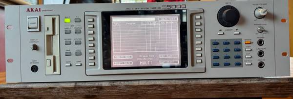 Akai S5000 Digital Sampler 1