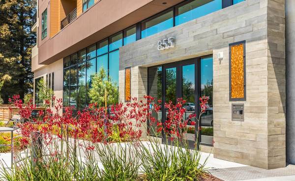 $5,488 / 2br - 1211ft2 - Terraza en la azotea, amplio gimnasio de última generación, parque para perros cerrado (redwood city)63873333976963124