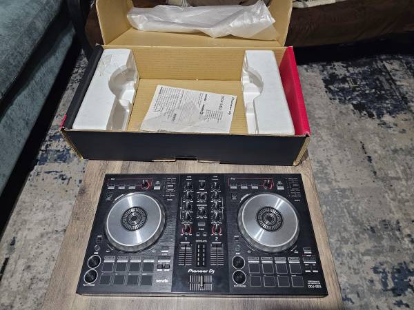 Pioneer ddj-sb3 - 200 USD (Sarasota)63436123408771121