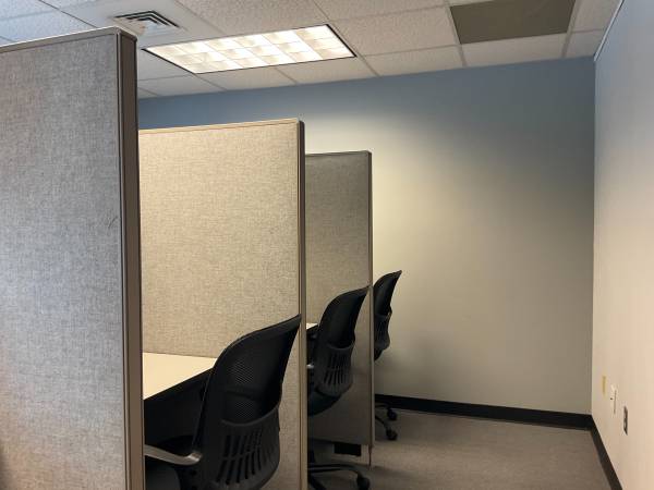$150 / 600ft2 - Cubículos de oficina en alquiler (Greenville SC)63783765436035122