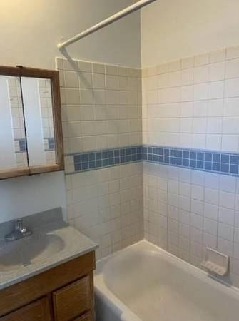 $1,050 / 1br - 📍 $1050- GREAT LOCATION! Downtown 1BR, Sunny 2nd Floor (santa cruz)64023718662913123