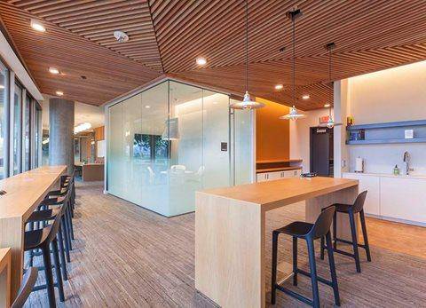 $1,765 / 1br - 556ft2 - Urban Oasis: 1 BR/1 BA with Private Patio & Green Building (Portland)63831535860867121