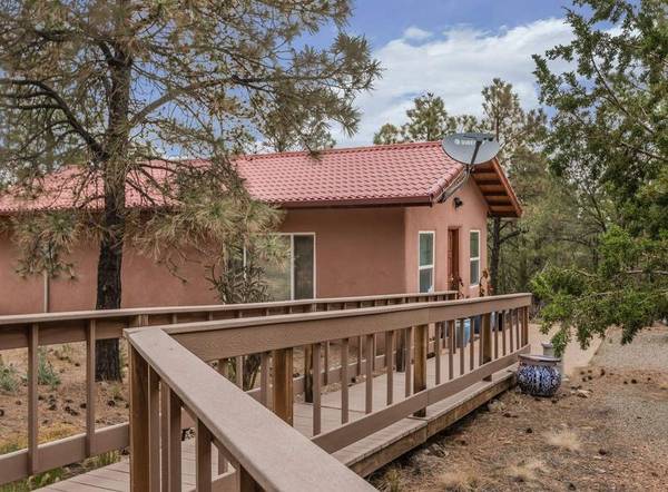 $1,250 / 1br - 700ft2 - Fully Furnished 1 Bed, 1 Bath Casita in Forested Foothills (Las Vegas, NM)63659815792001120