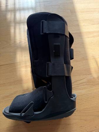 Walking boot 1