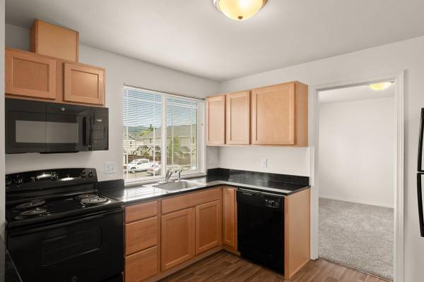 $1,349 / 1br - 544ft2 - Pet Friendly, Plank Flooring, Playground, On-Site Management (Hayden Bridge)63373572831491122