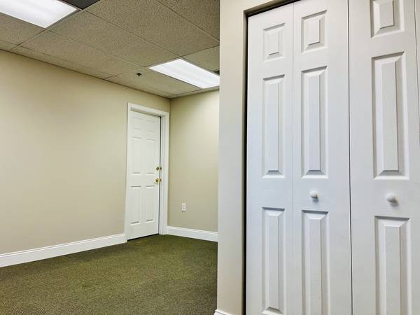 $1,000 Office space for rent in Waldorf (Lakeview)63611883762433122