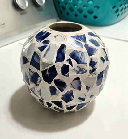 Beautiful Mosaic Style Round Vase 1
