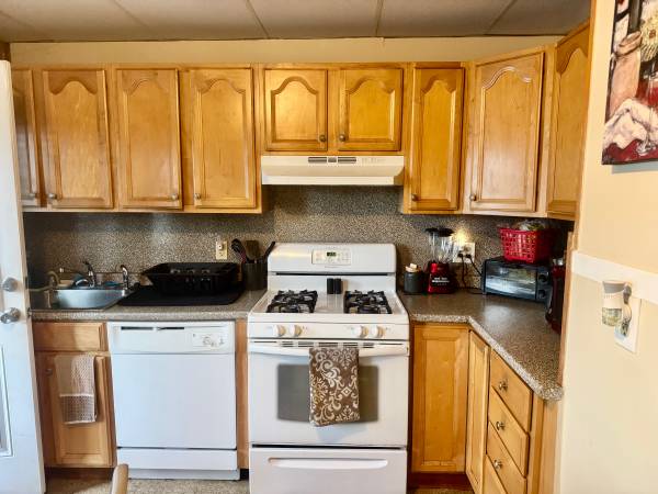 $2,500 / 2br - Second floor 2 bedroom apartment for rent (Malden)63824666558723121