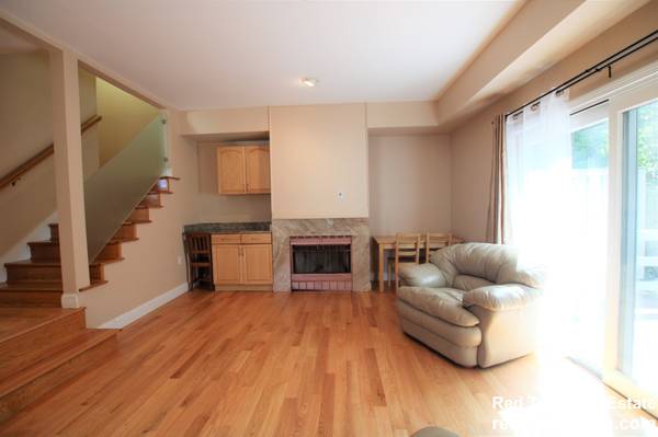 $6,840 / 4br - Gorgeous 3 bed 2.5 bath near Boston College avail September 1, 2019!! (Brighton)63802096835073122