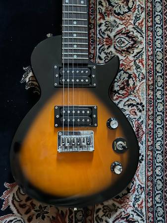 Epiphone Special Express Les Paul Guitar - musical