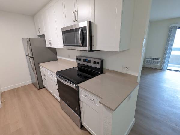 $3,667 / 1br - 701ft2 - $3667 1br  701sqft - Avalon Mountain View offering 1 month free today (mountain view)63850427970307123