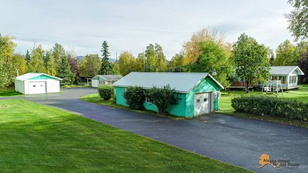 $695,000 / 3br - 2738ft2 - REDUCED!! Rare 4.93 Acre Homestead Unrestricted Property (Wasilla)64014171331331122