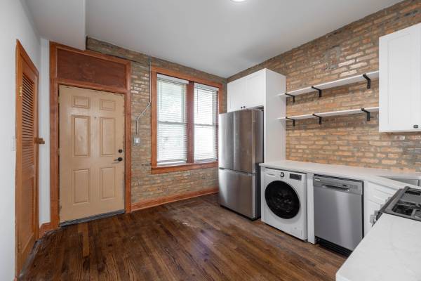 $2,000 / 2br - Looking for fresh, modern, and move-in ready? Humboldt 2Bed (Humboldt Park)63844191666563121