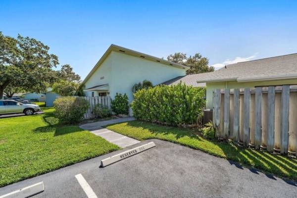 $1,500 / 1br - '''''''Single Level Villa lives like a little house. Renovated)'''''''' (Jupiter)64001847192323124