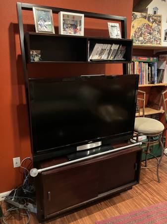 TV - 47" Vizio 240 HzSPS 1