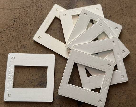 Pakon Slide Mounts 1