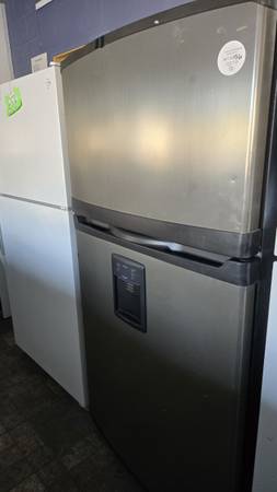 33" REFRIGERATOR TOP FREEZER STAINLESS STEEL FOR SALE 1
