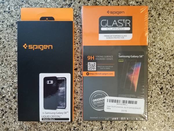 Samsung Galaxy S8 Spigen Screen Protector & Case 1