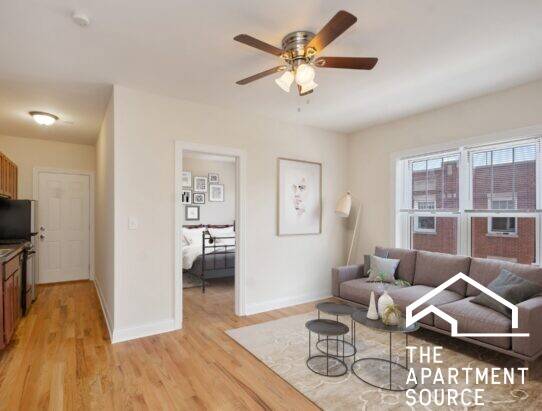 $1,775 / 1br - Bright & Pet-Friendly 1-Bedroom Near Wrigley Field (Lakeview)63960009539331121