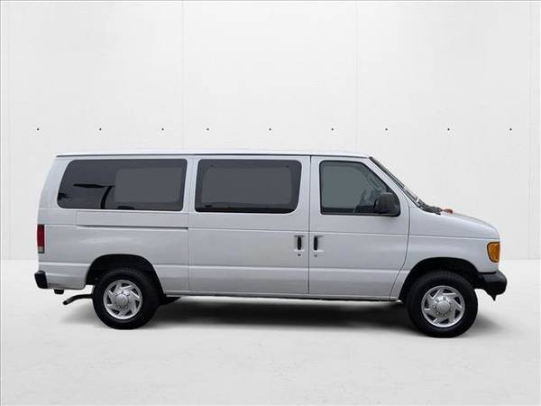 2007 Ford Econoline Wagon Chateau Van de pasajeros de tamaño completo - $11.355 (Llame al *(510) 398-4108* para confirmar disponibilidad al instante)63470901088003123
