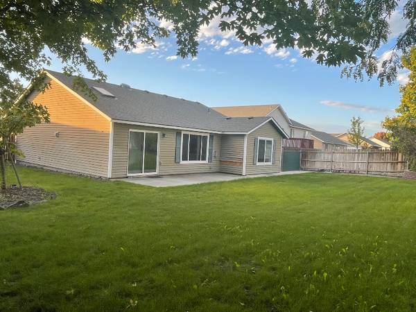 $2000.00 / 3br - 1346ft2 - One story house64000757896193124