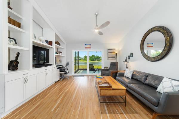 $499,000 / 2br - 1289ft2 - 2 Beds 2 Baths House (Jupiter)63825133328129124