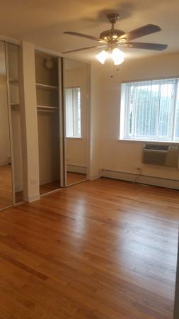 $1,620 / 1br - Spacious 1 bed! Dining room! Great Price! (Lakeview)63781327284099124