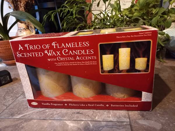 Holiday / Christmas decor / hanger 1