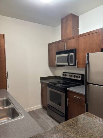$1,925 / 2br - 896ft2 - This Could Be Your Dream Home! a 2 Bedroom 1 Bath Just For You!🔑🚗🏡 (Lakewood)63934418897538121