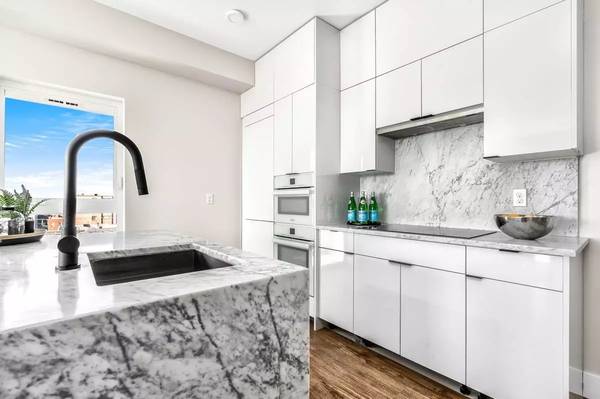 $2,399 / 1br - 505ft2 - Where Every Day Feels Special: Claim Your Spot! (Seattle - Seattle Japanese Garden)63688277820931121