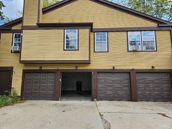 $1600.00 / 3br - 1200ft2 - Modern 3 Bed Condo in Lansing | 1.5 Bath | $1600 | Available 10/0163920839205635121