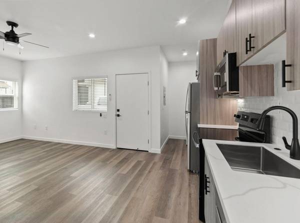 $2,895 / 2br - FREE MONTH + New Outdoor Lounge, Newly Remodeled Interiors + 2 Bed (Poway)63866049645697124