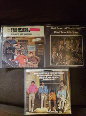 Vinyl records Paul Revere & Raiders; Picture sleeve, plastic 1