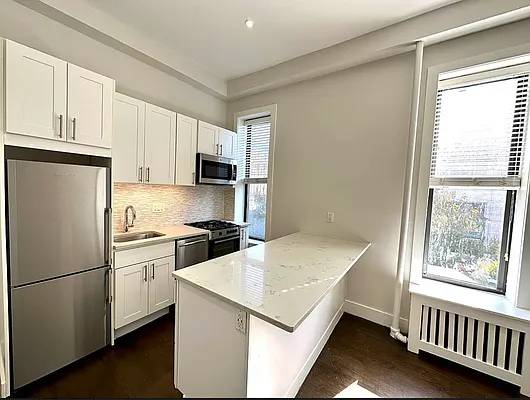 $4,300 / 1br - Lease Takeover –Prime Upper West Side 1BR with option to renew (Upper West Side)63945363125762120